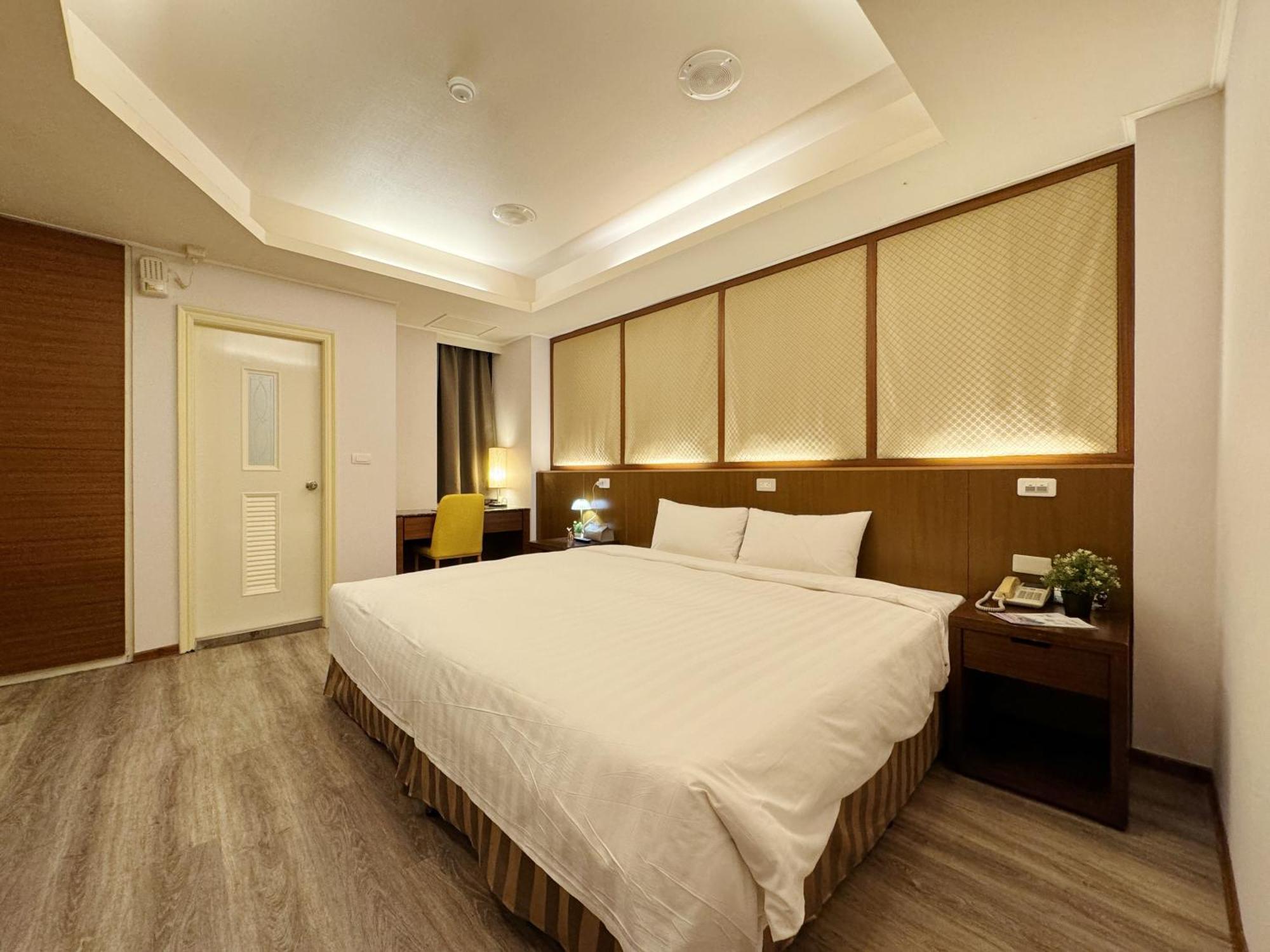 Finders Hotel Hualien Station Room photo